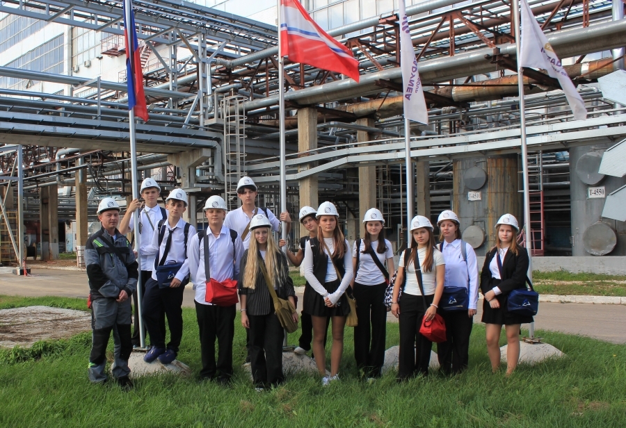 Metadynea celebrated Knowledge Day